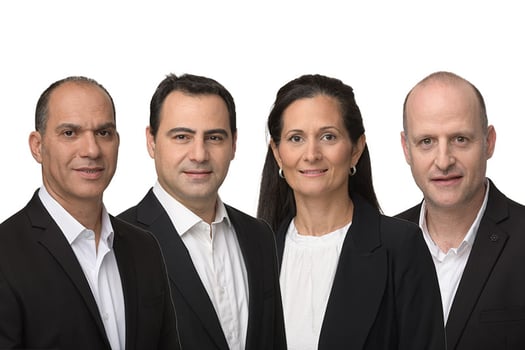 מימין: איציק שליסלברג, מירי שורקי, אורן עקירב, שרון עזרא, צילומים: יונתן בלום